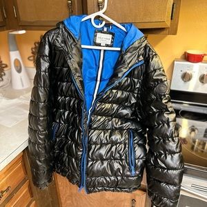 Cole Haan Signature puffer jacket. Lightly used size large black and blue